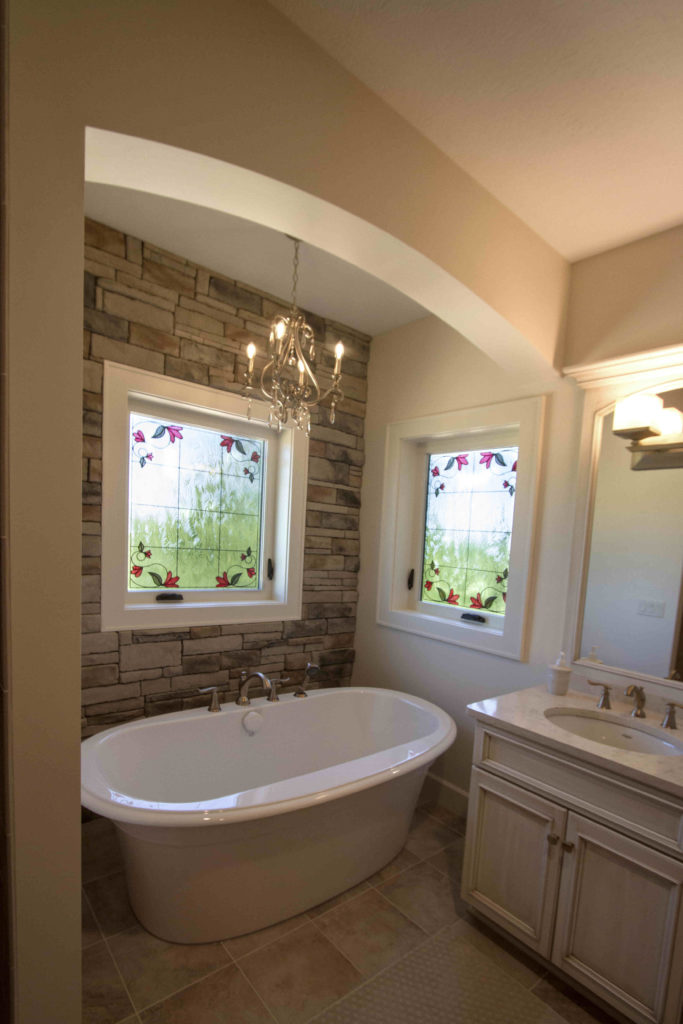 Aeris Csmt-bath-inspiration art glass4