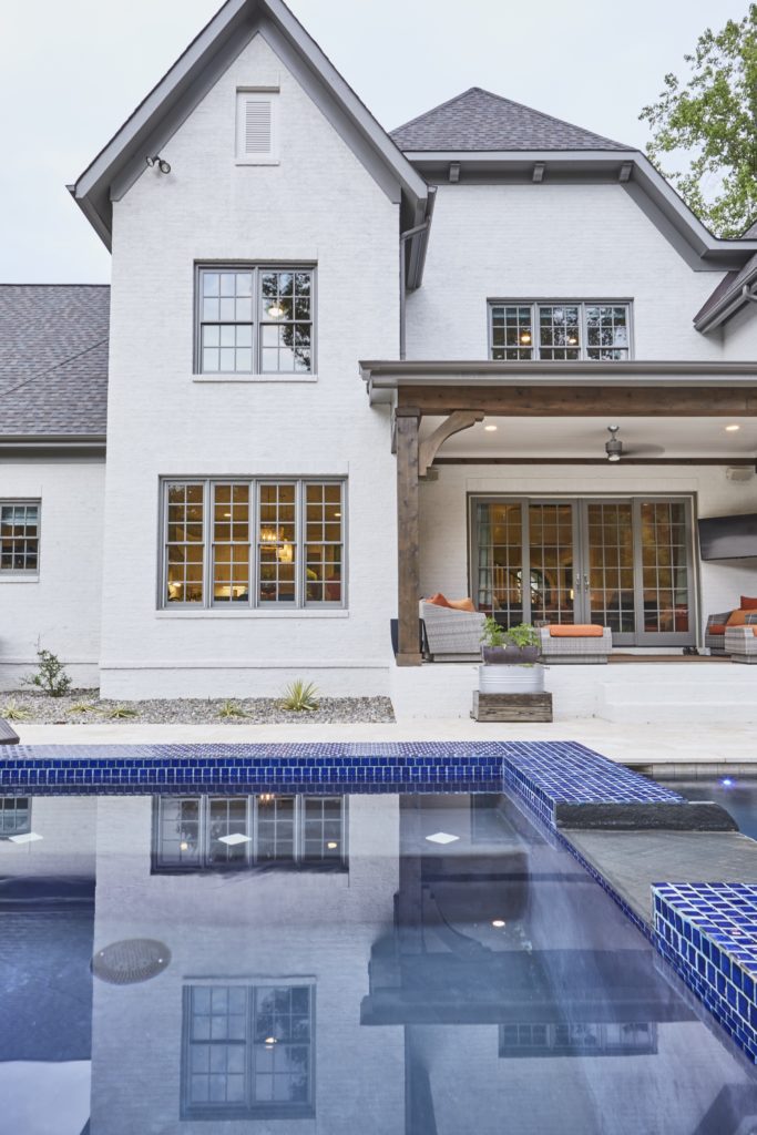 JW W-2500 DH w-grids exterior house & pool